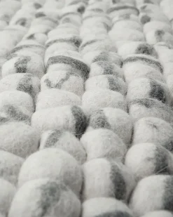 Filzkugelteppich Hellgrau 160 X 230 Cm Amdo