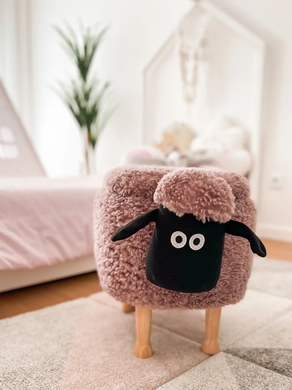 Hocker Felloptik Mit Stauraum Rosa Schafhocker Sheep