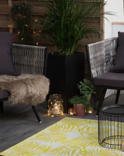 Outdoor Teppich Gelb 120 X 180 Cm Palmenmuster Zweiseitig Kurzflor Kota