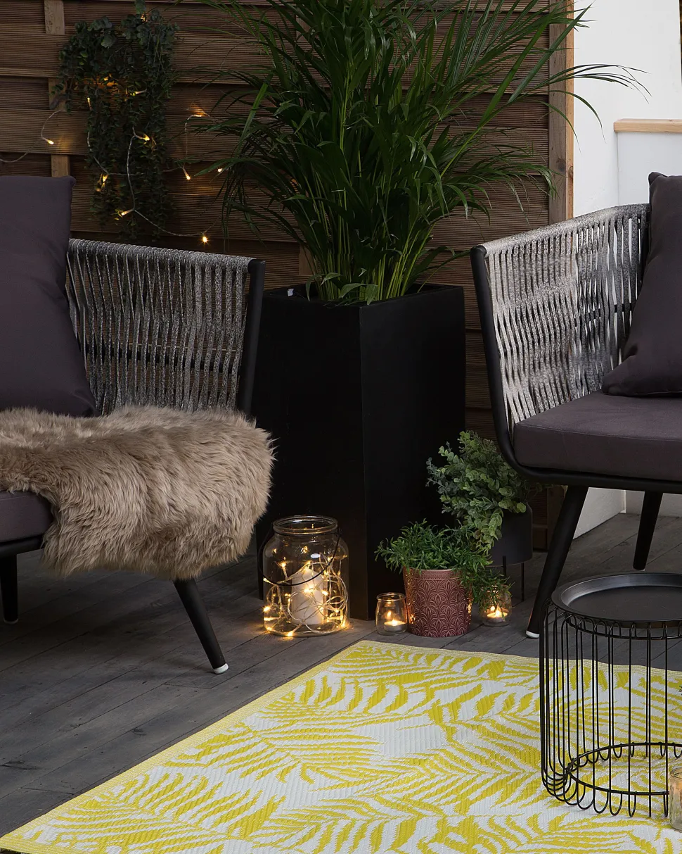 Outdoor Teppich Gelb 120 X 180 Cm Palmenmuster Zweiseitig Kurzflor Kota