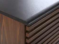 Sideboard Dunkler Holzfarbton Verschiebbare Turen Perth