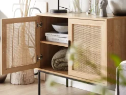 Sideboard Heller Holzfarbton 2 Rattan-Turen Pasco